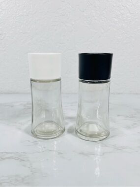 Set of 2 Minimalist Glass Spice Jars with Black and White Lids